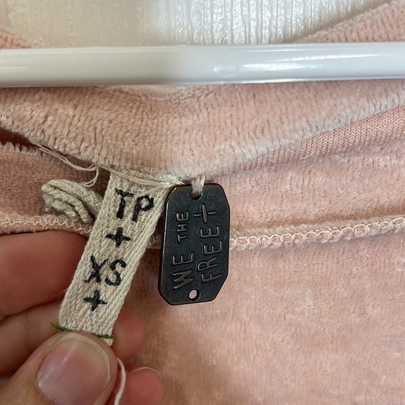 Free People We the Free Milan Crushed Velvet Top Women's XS Blush Pink - Picture 8 of 8